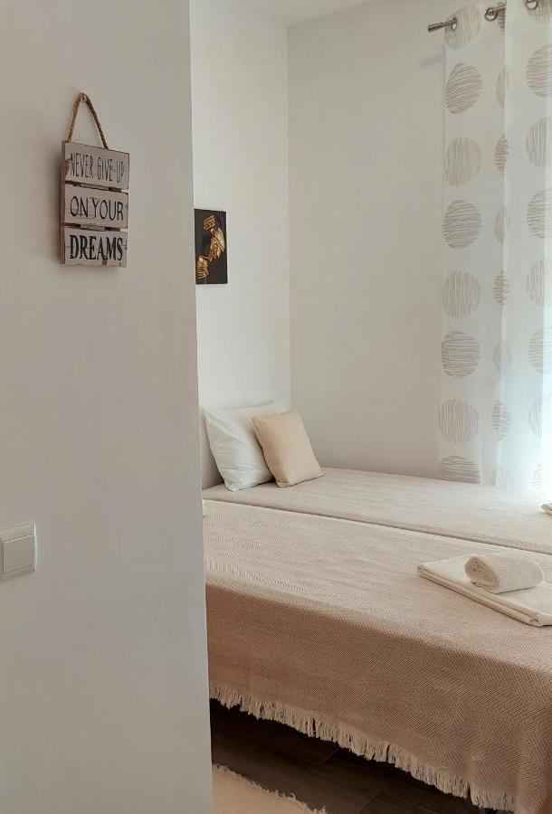 Casa Amarela: Conforto E Localizacao Perfeita! ฟารู ภายนอก รูปภาพ